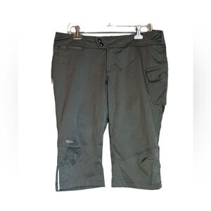 Terry capri pants. Size large